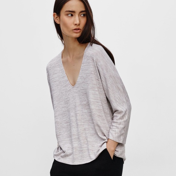ARITZIA WILFRED Aneta V Neck T Shirt Light Purple
